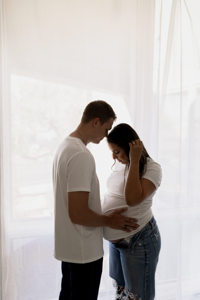 scottsdale arizona indoor maternity photos