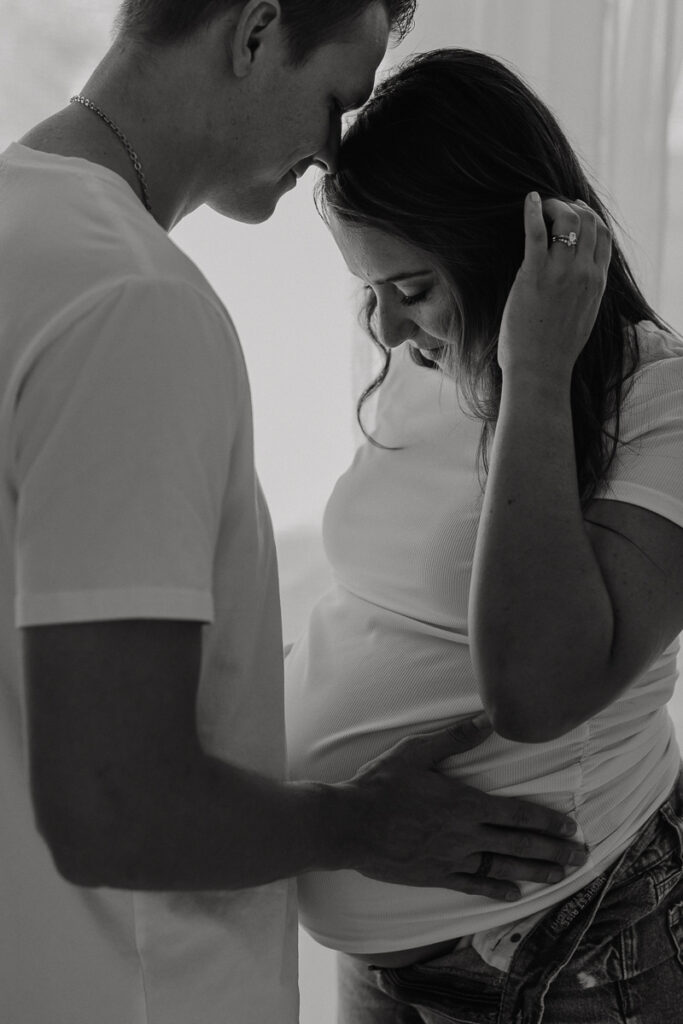 scottsdale arizona indoor maternity photos